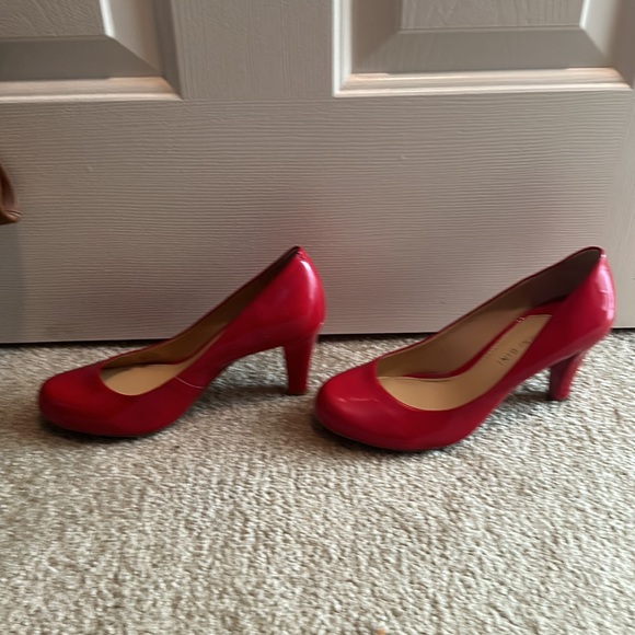 Red Gianni Bini heels, worn twice, in good shape - Picture 2 of 4